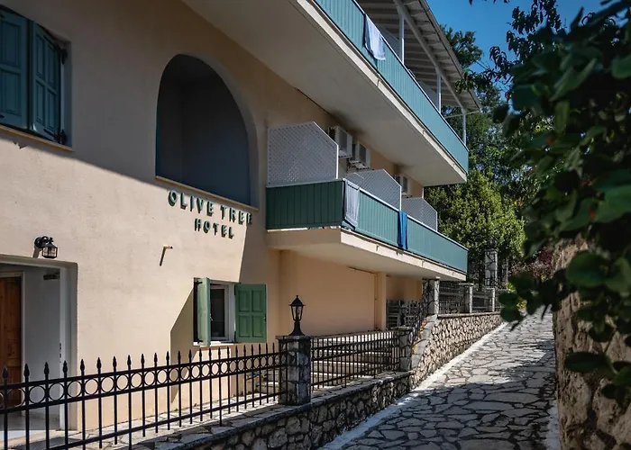 Olive Tree 2* Áyios Nikítas